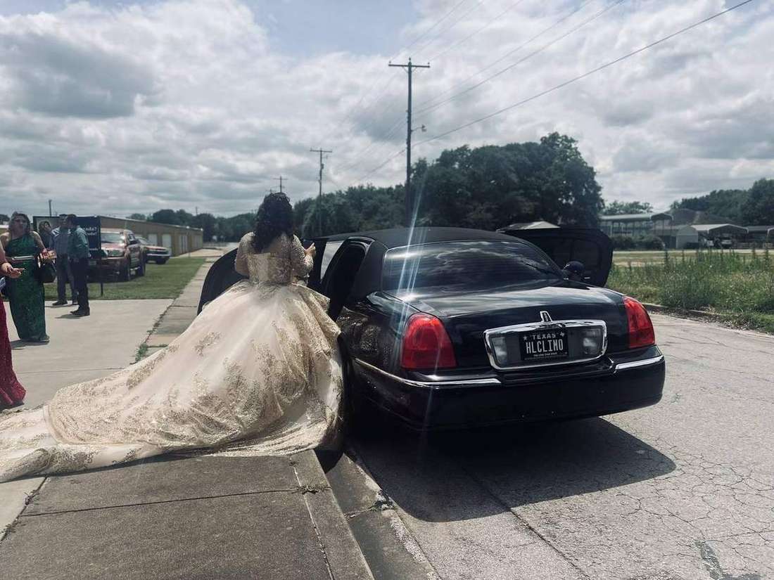Quinceañera Lincoln Town Car — Houston Limo Chauffeur
