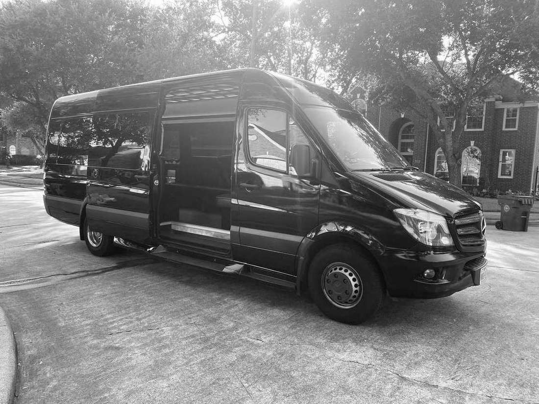 Mercedes Sprinter limousine exterior — Houston Limo Chauffeur