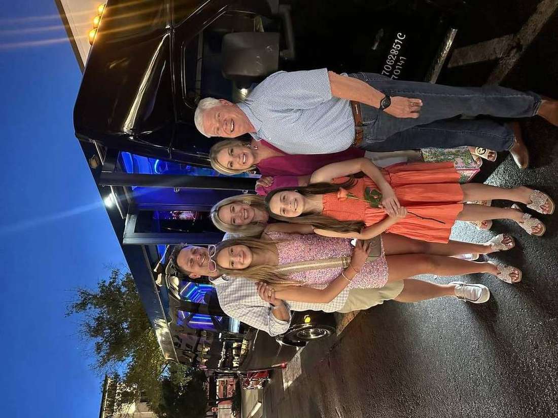 Mercedes Sprinter night front — Houston Limo Chauffeur