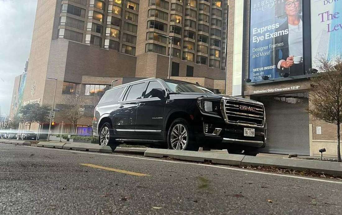 Yukon four seasons — Houston Limo Chauffeur