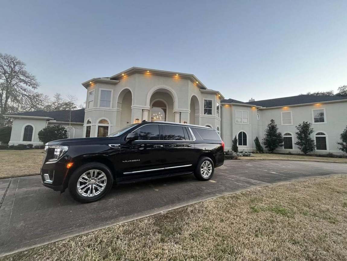 Yukon mansion wide — Houston Limo Chauffeur